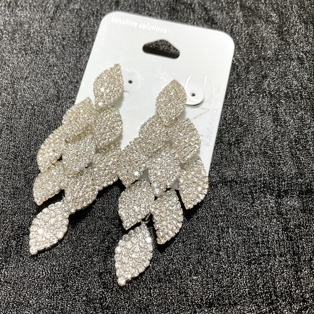 Very Sparkly and Stylish, Rhinestone Earrings